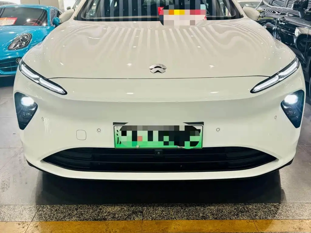 NIO ET7  2024