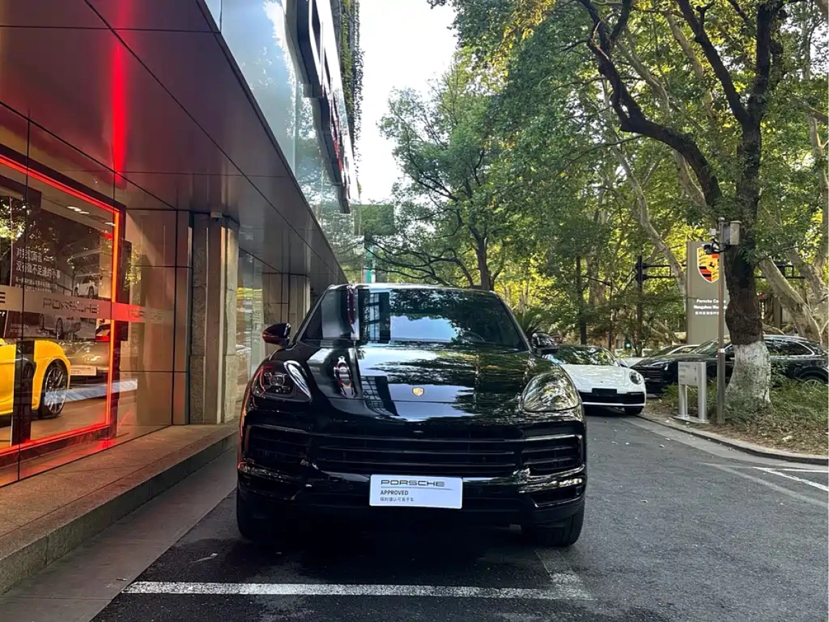 PORSCHE CAYENNE