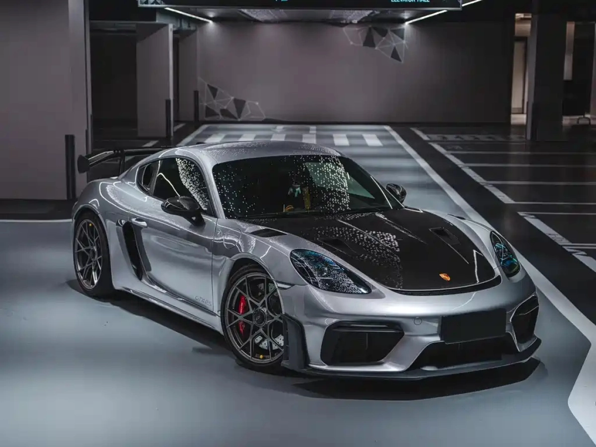 PORSCHE 718  2022