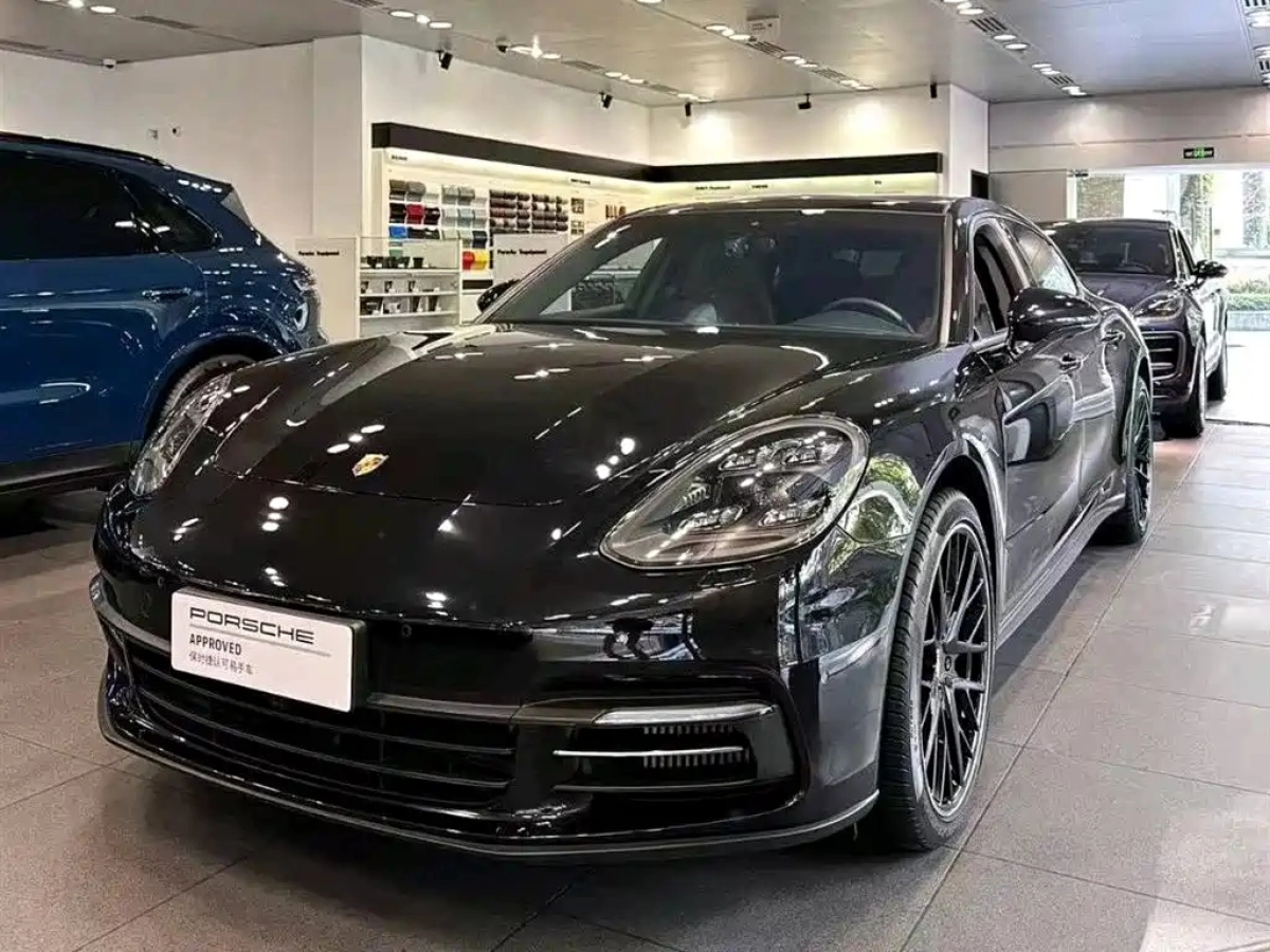 PORSCHE PANAMERA  2019