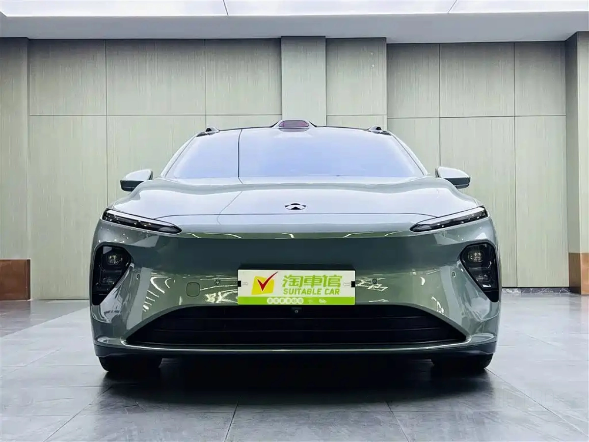 NIO ET7
