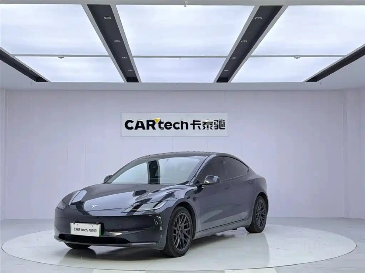 TESLA MODEL 3  2023
