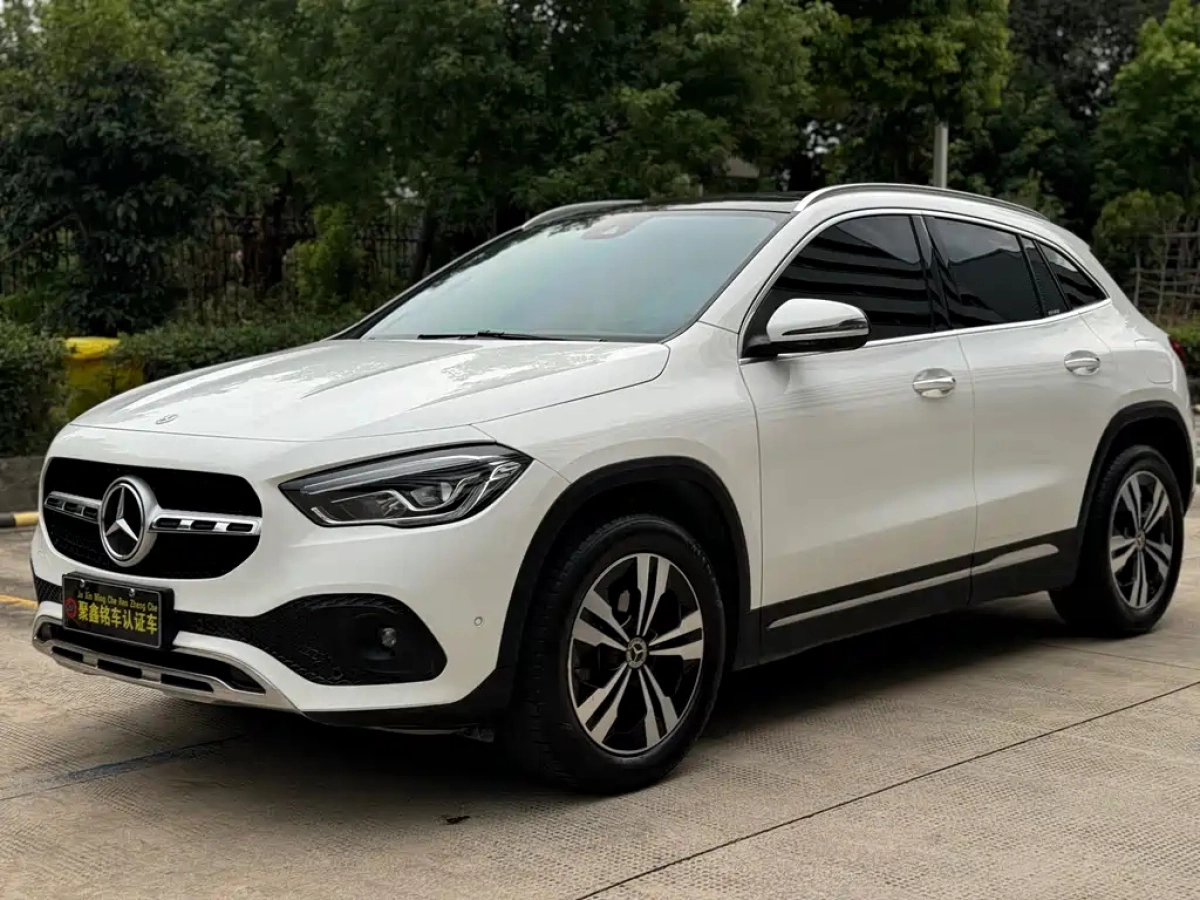 MERCEDES BENZ GLA  2022