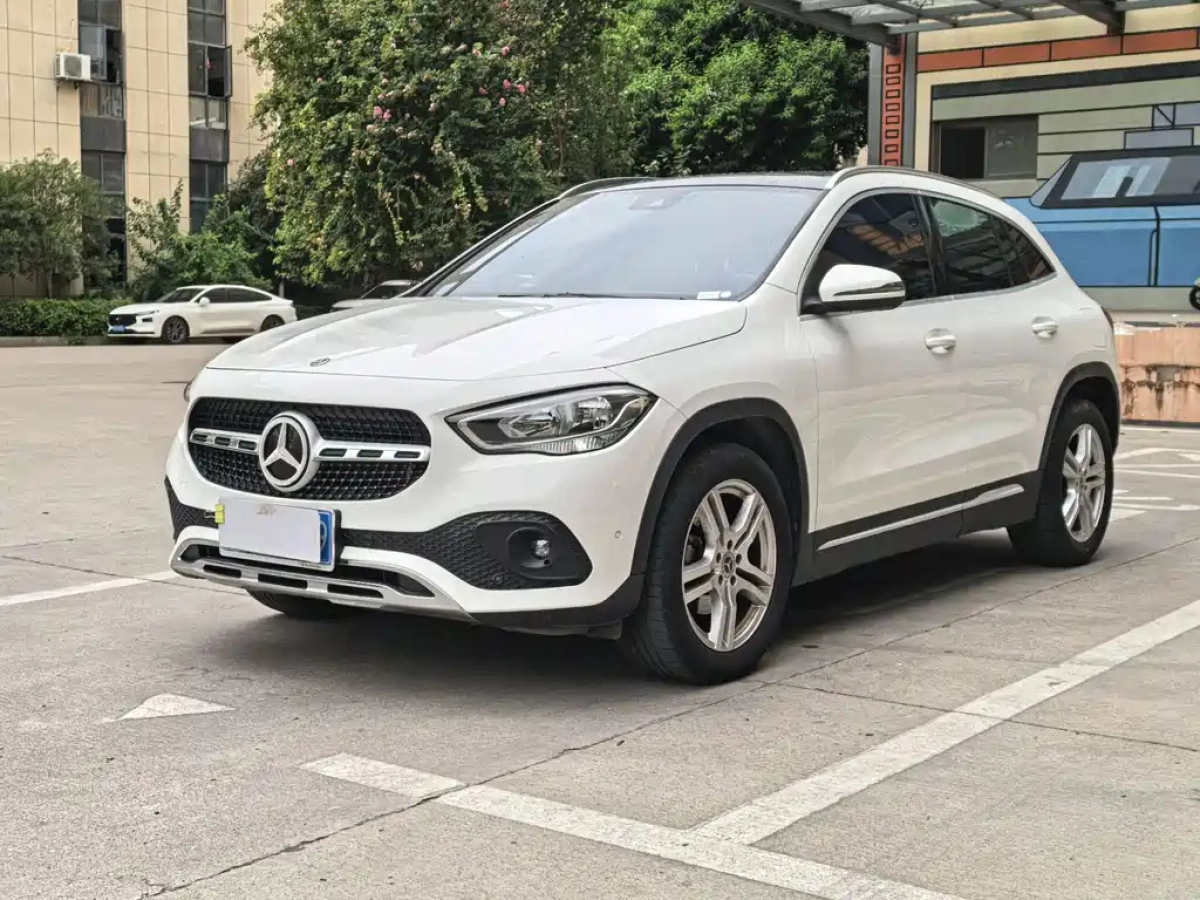 MERCEDES BENZ GLA  2022