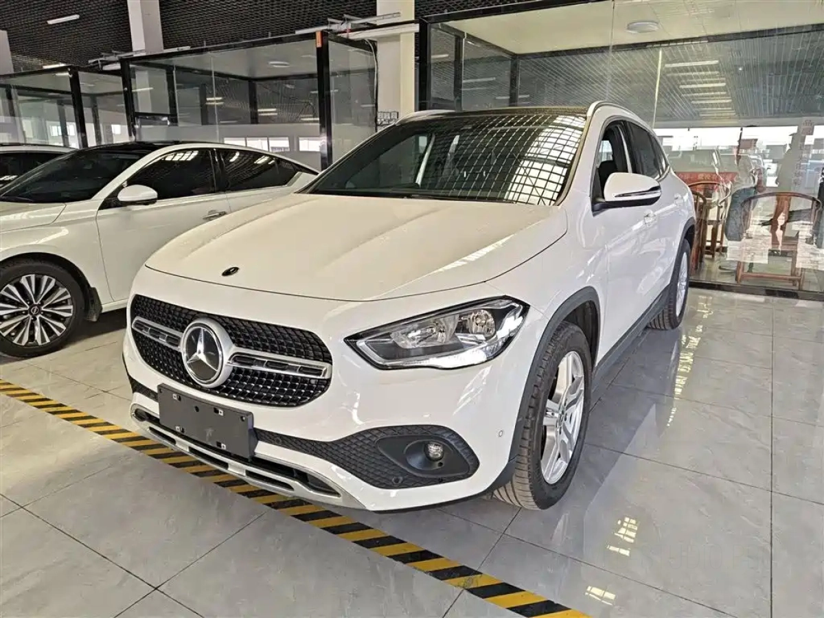 MERCEDES BENZ GLA  2022