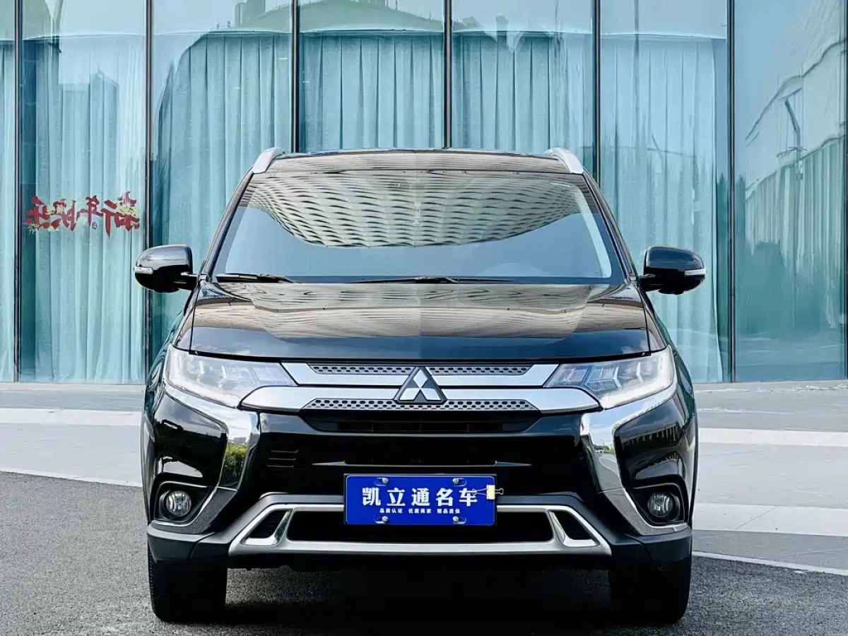 MITSUBISHI OUTLANDER