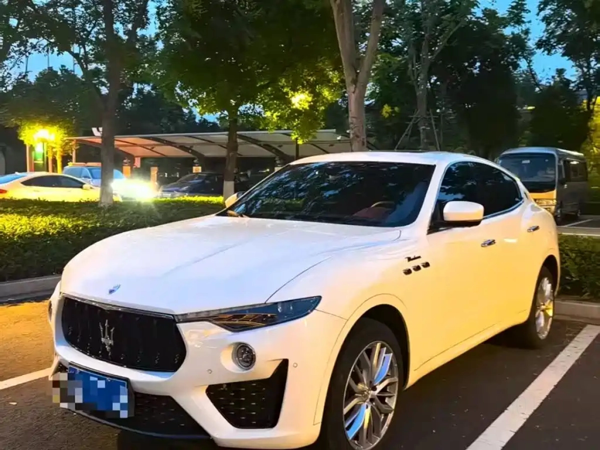 MASERATI LEVANTE  2022