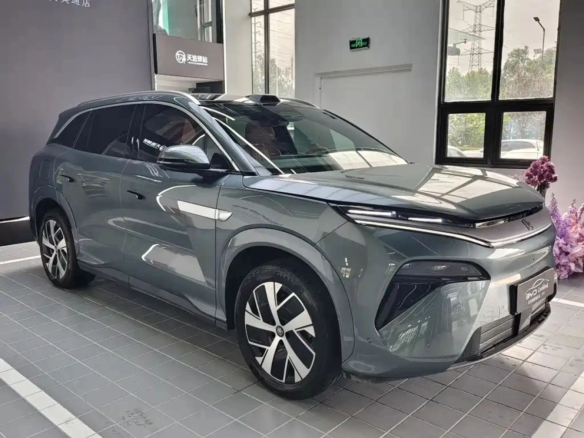BYD TANG L