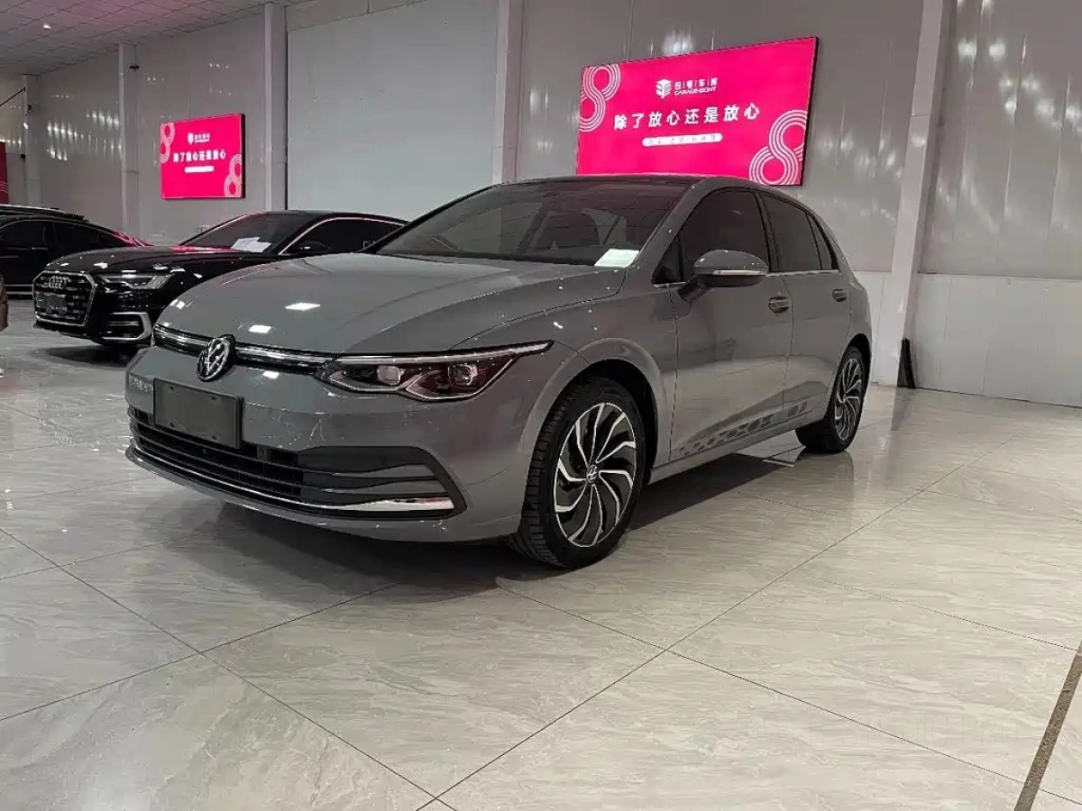 VOLKSWAGEN GOLF  2023