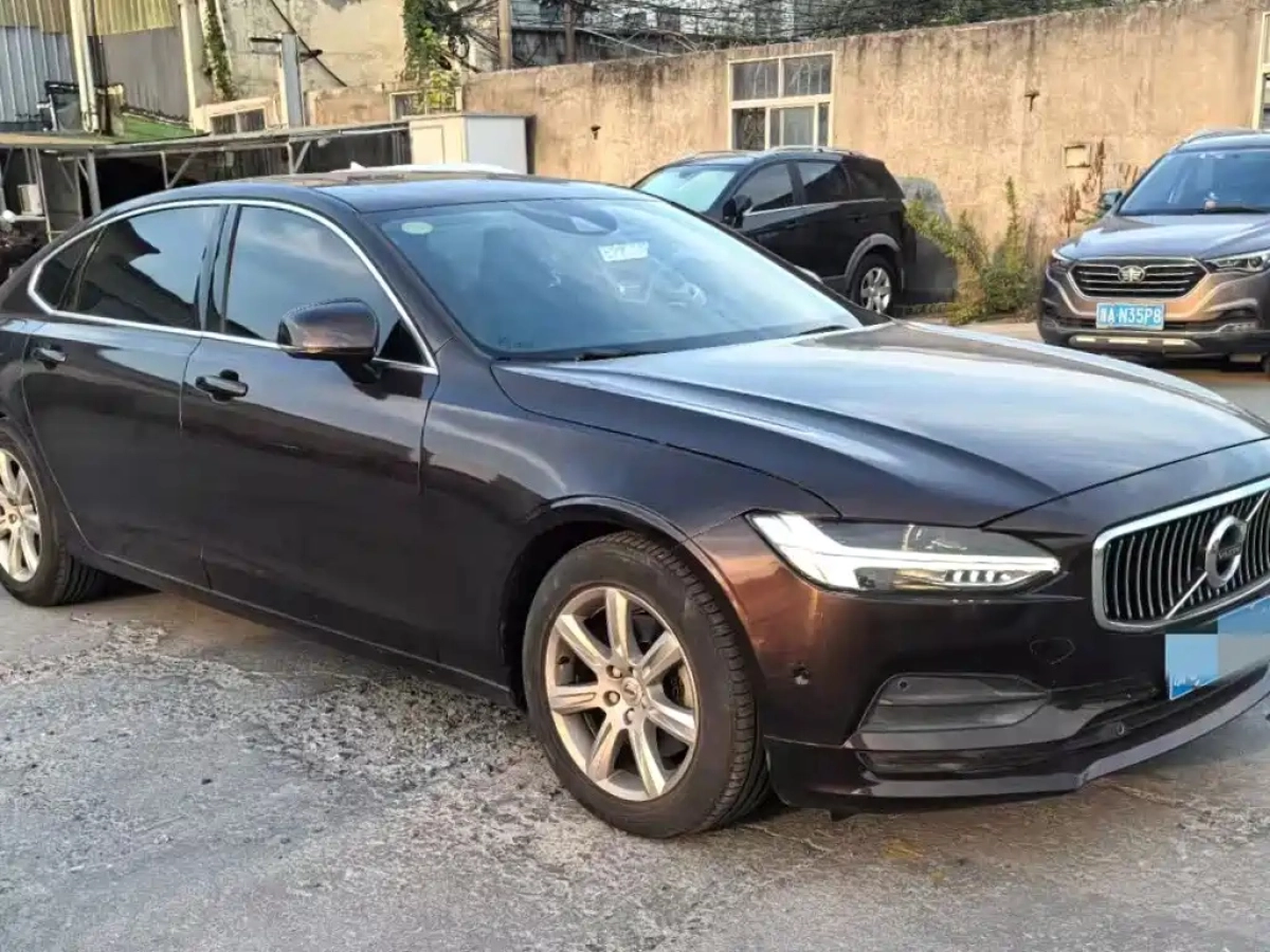 VOLVO S90  2018