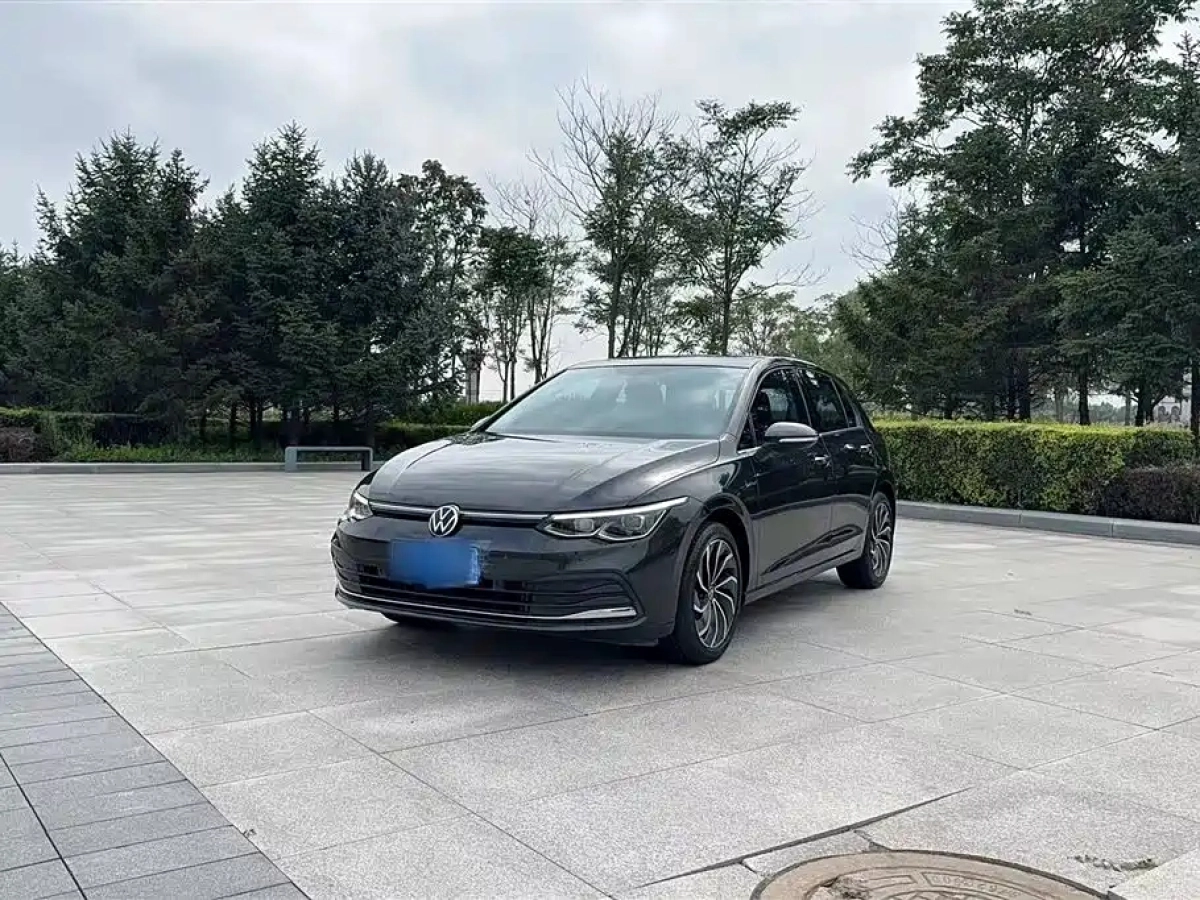 VOLKSWAGEN GOLF  2021
