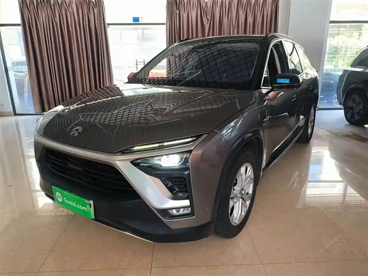 NIO ES8  2018