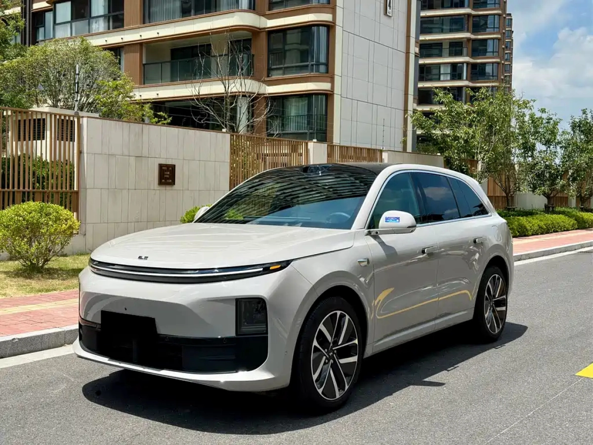 LI AUTO L6  2024