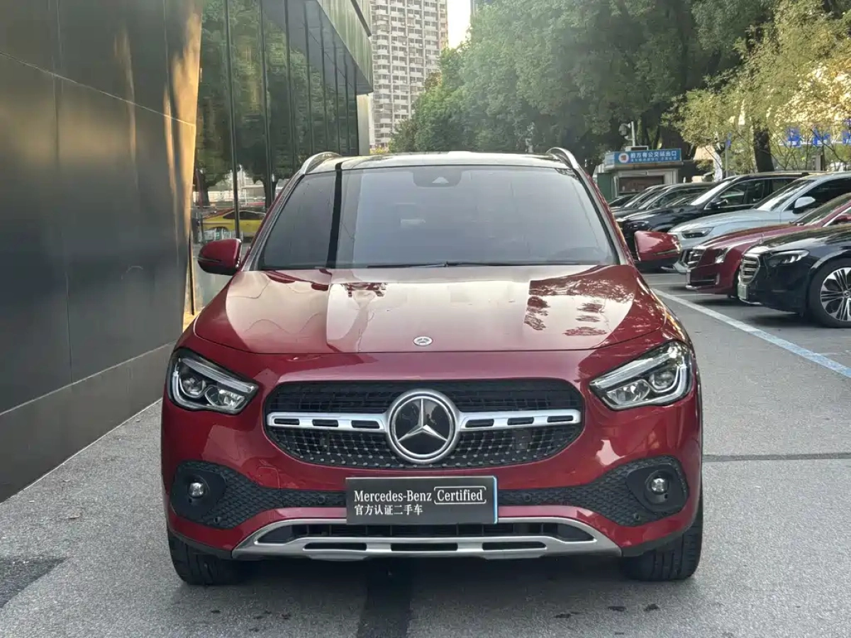 MERCEDES BENZ GLA
