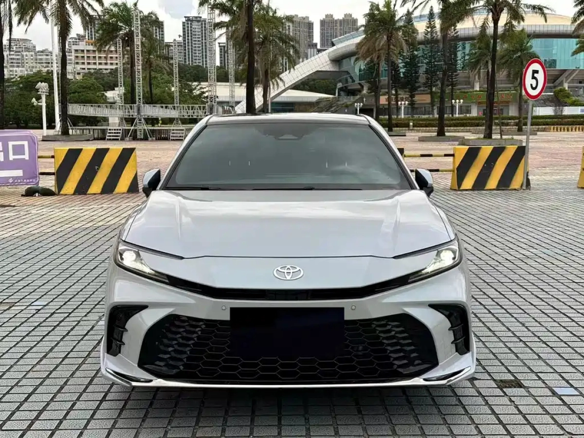 TOYOTA CAMRY