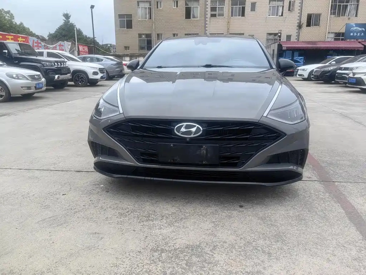 HYUNDAI SONATA