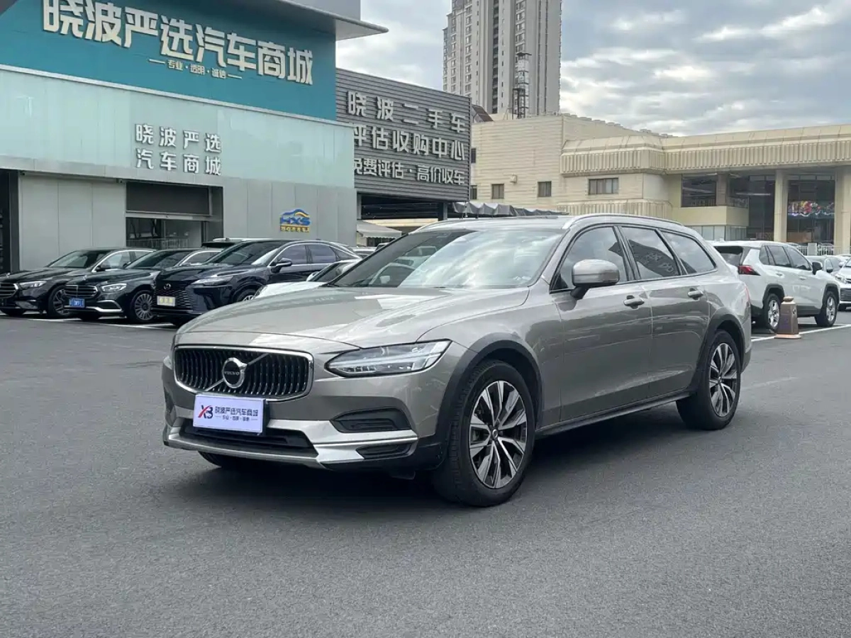 VOLVO V90  2022