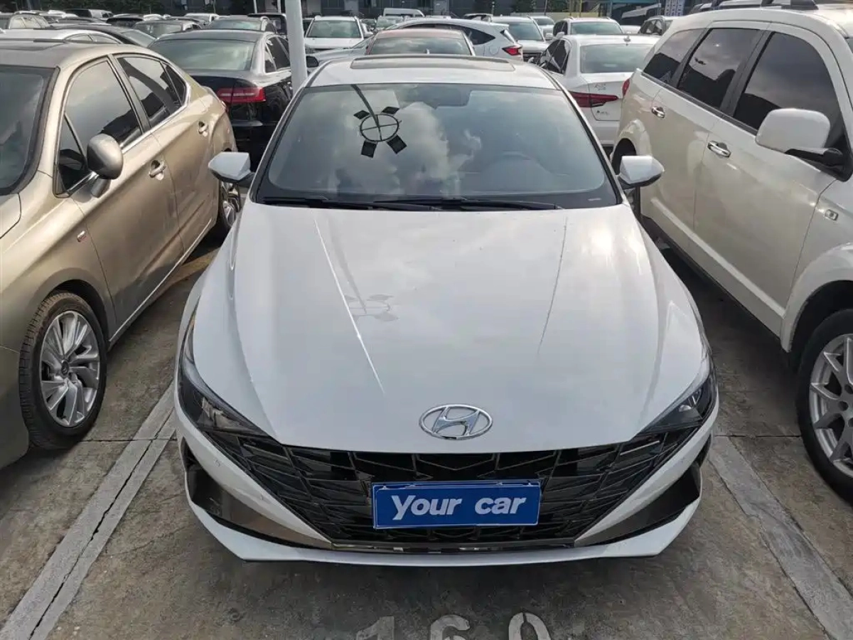 HYUNDAI ELANTRA