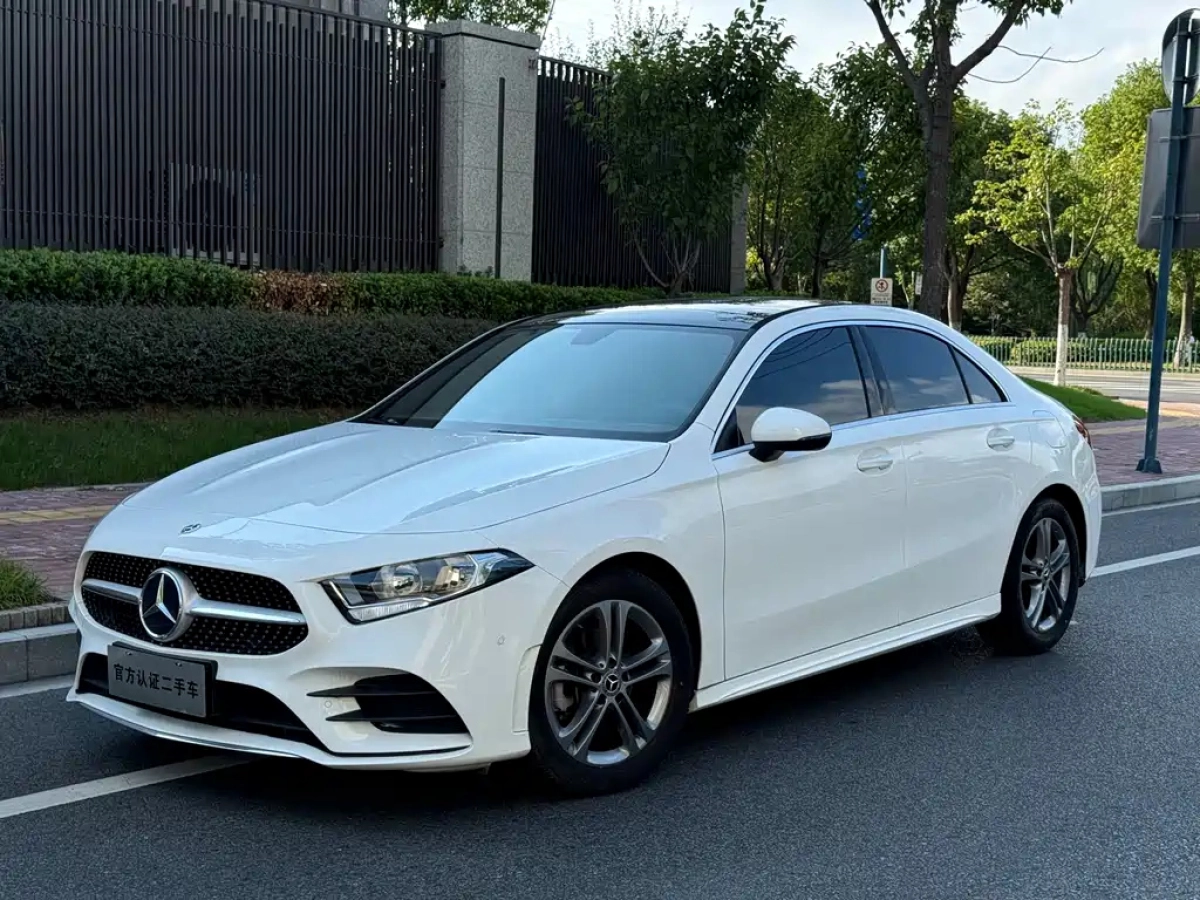 MERCEDES BENZ A-CLASS  2021