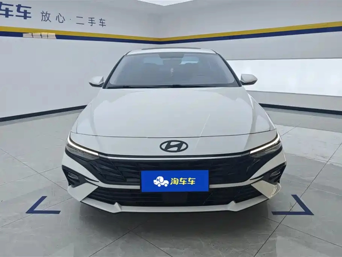 HYUNDAI ELANTRA