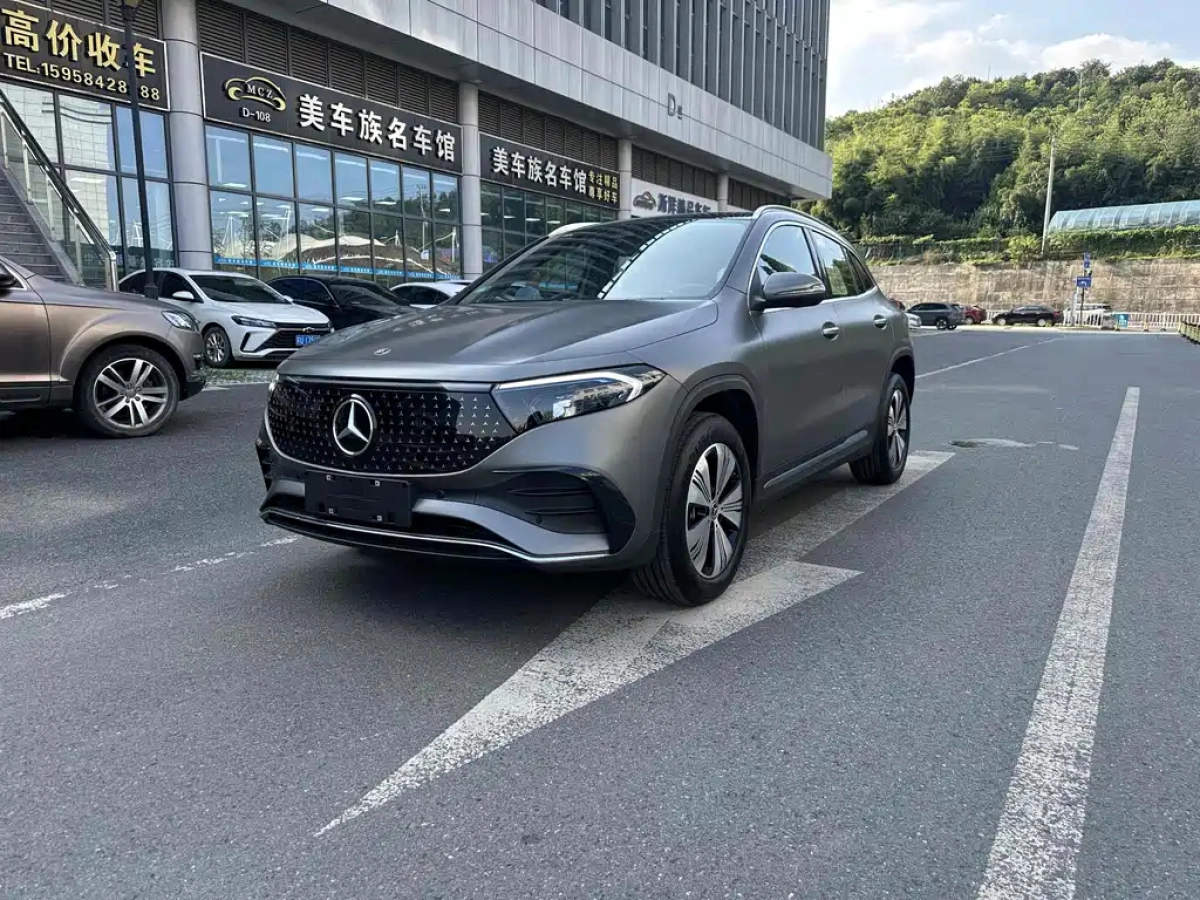 MERCEDES BENZ EQA  2025