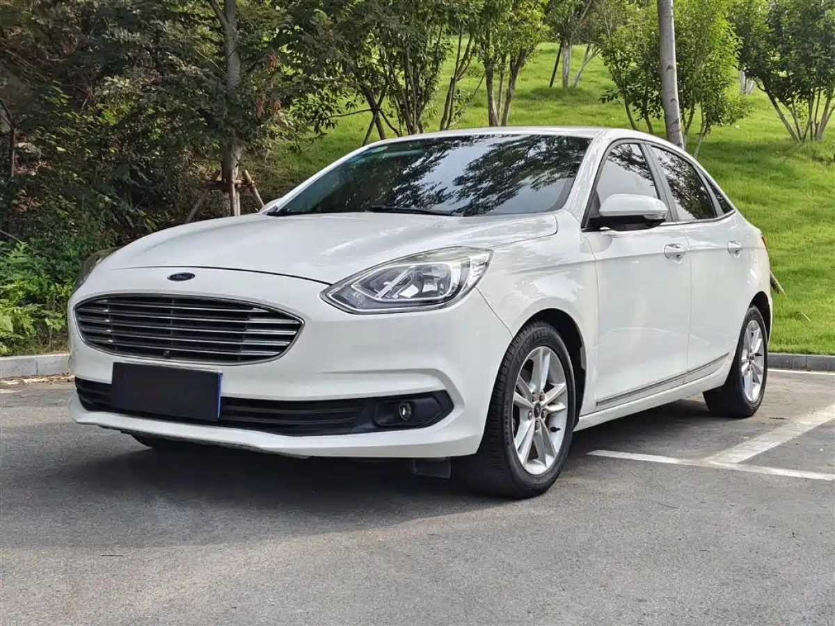 FORD ESCORT 2019