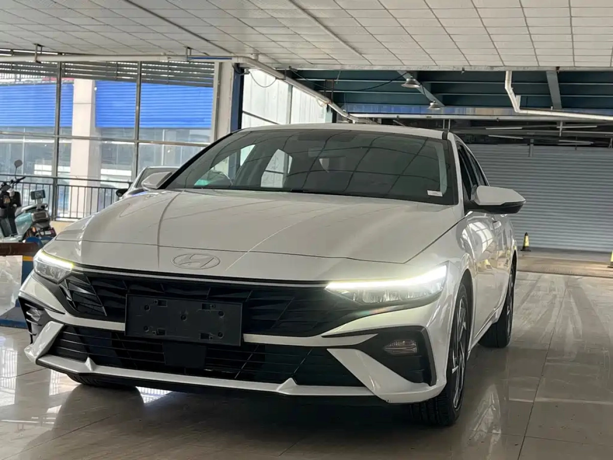 HYUNDAI ELANTRA  2023