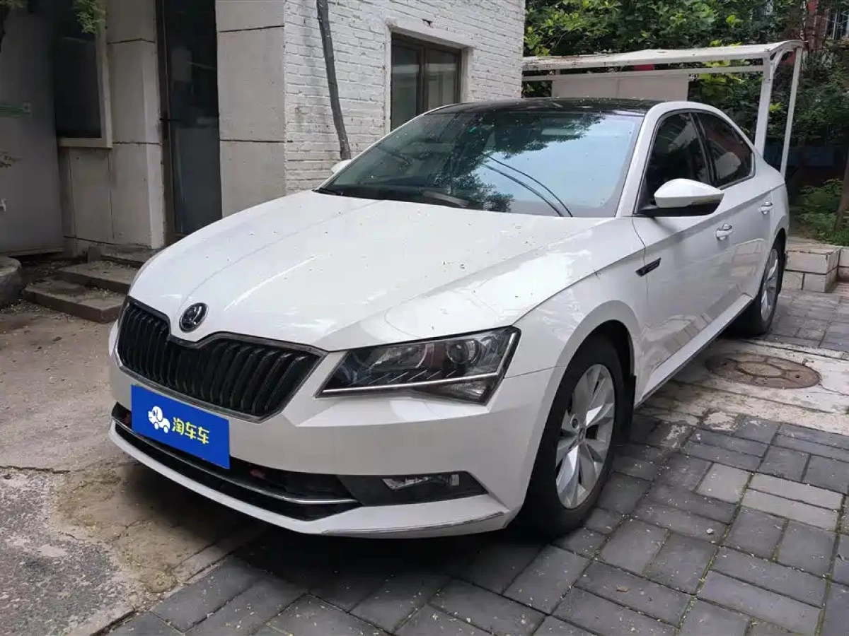 SKODA SUPERB  2018