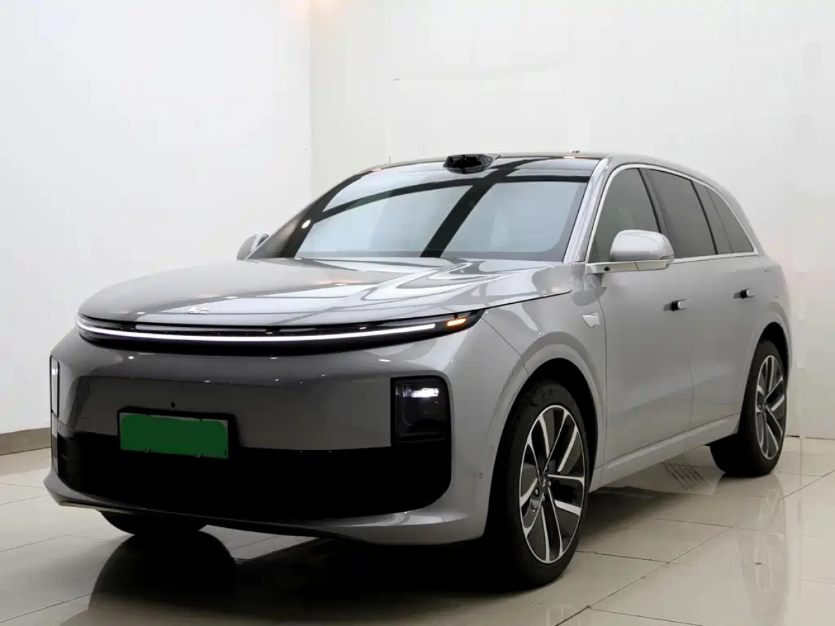 LI AUTO L6  2024