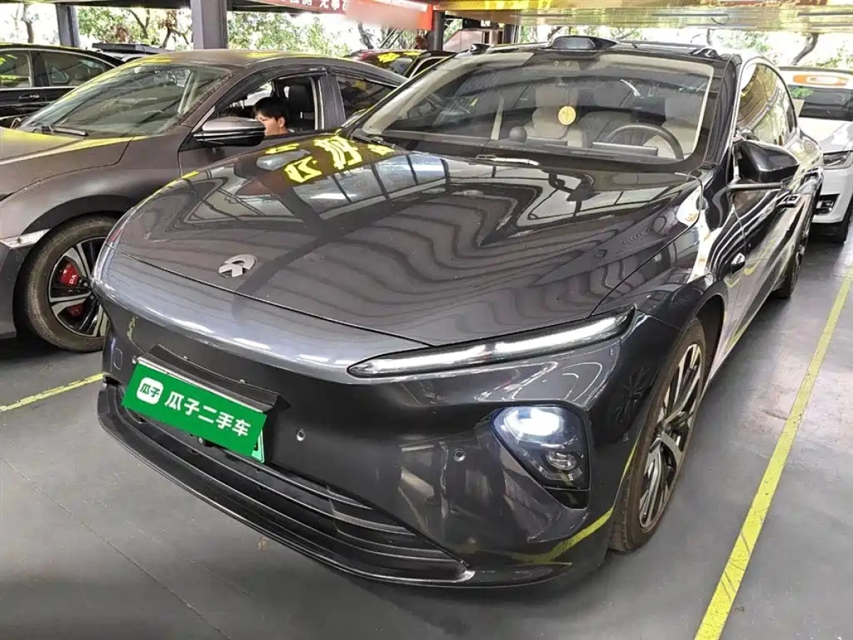 NIO ET7