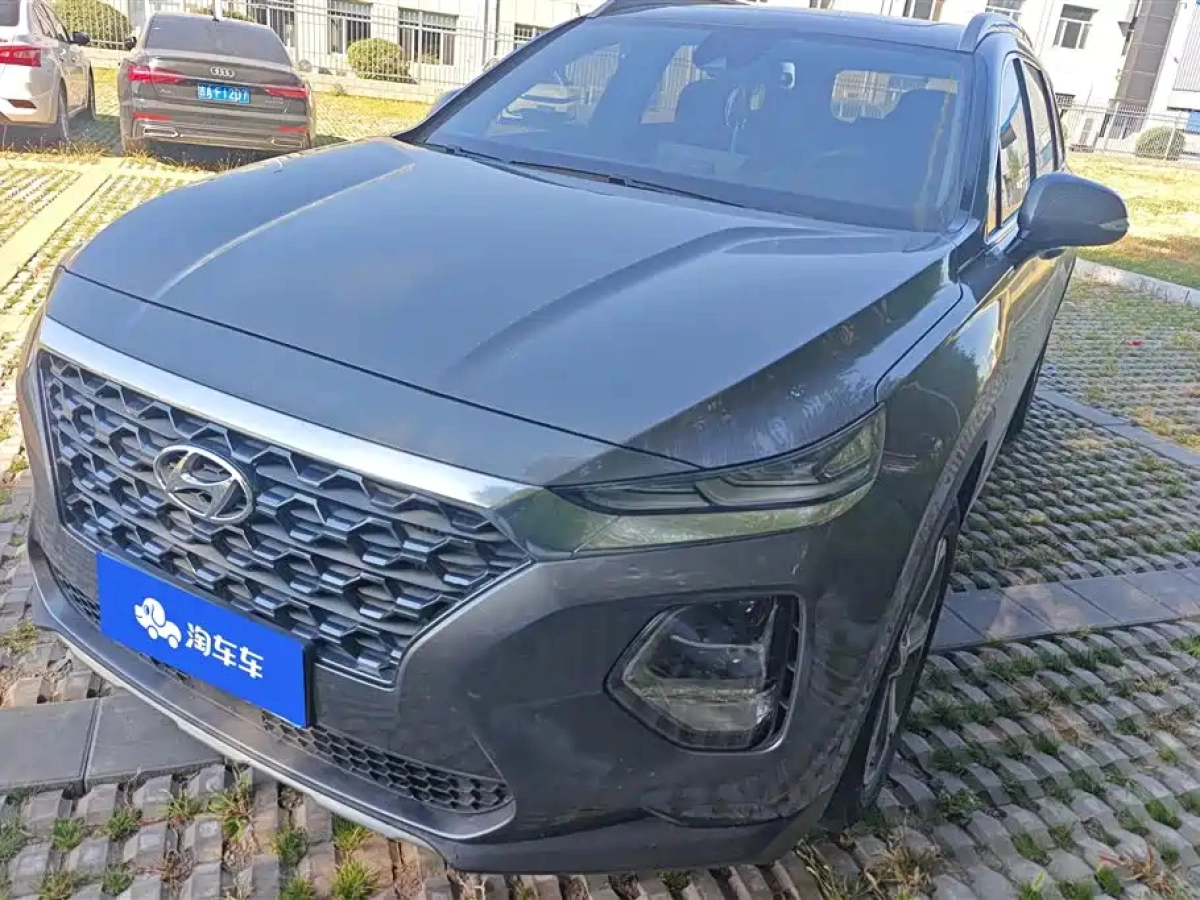 HYUNDAI SANTAFE  2019