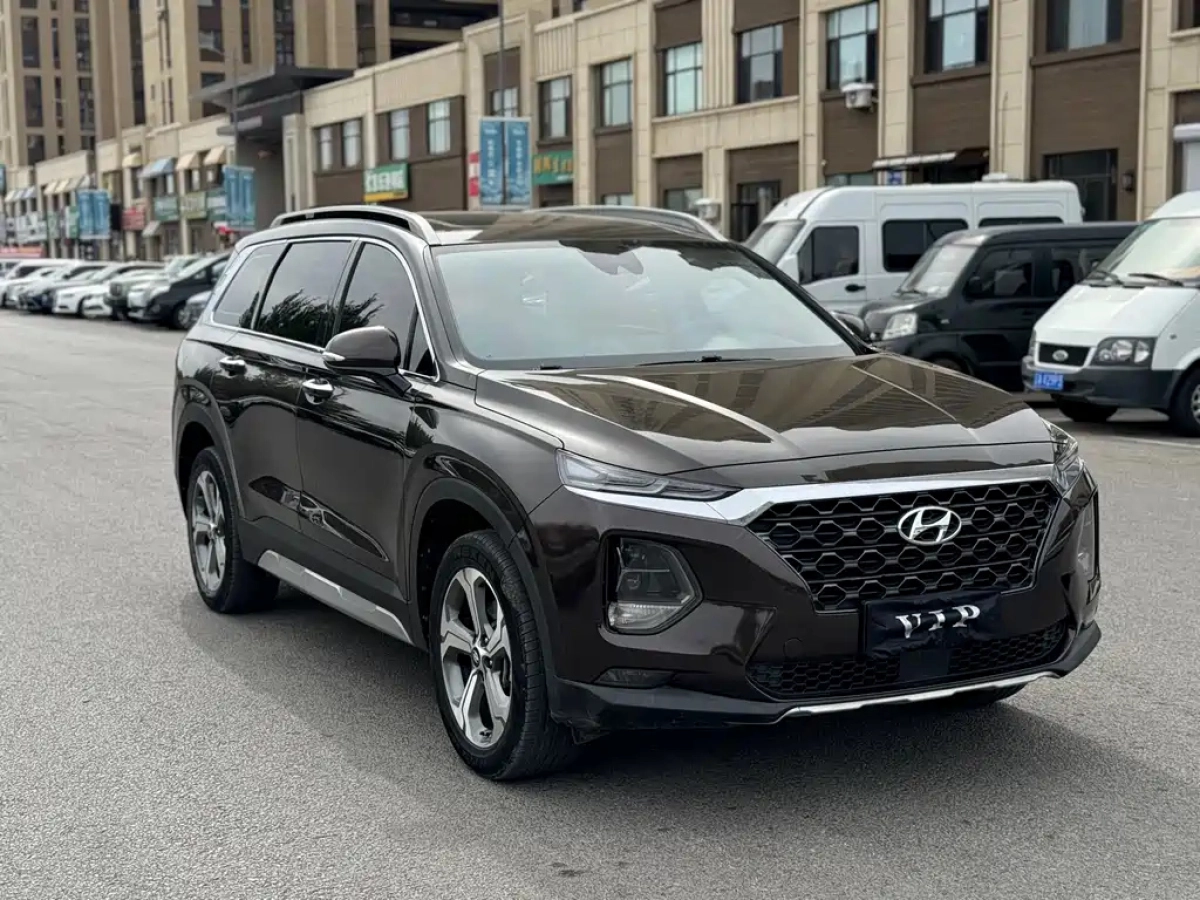 HYUNDAI SANTAFE  2019