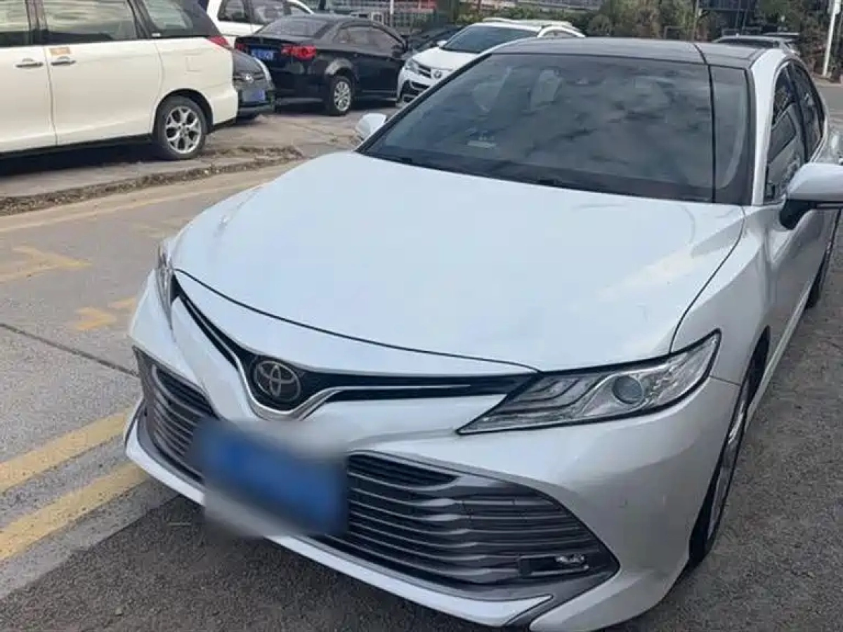 TOYOTA CAMRY  2019
