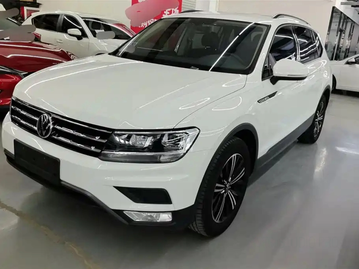 VOLKSWAGEN TIGUAN L  2021