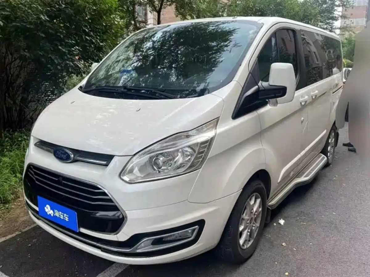 FORD TOUREO  2018