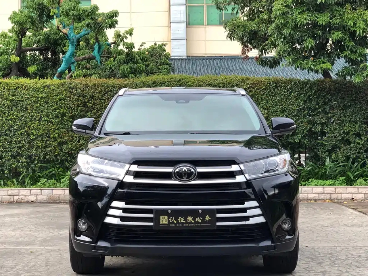 TOYOTA HIGHLANDER