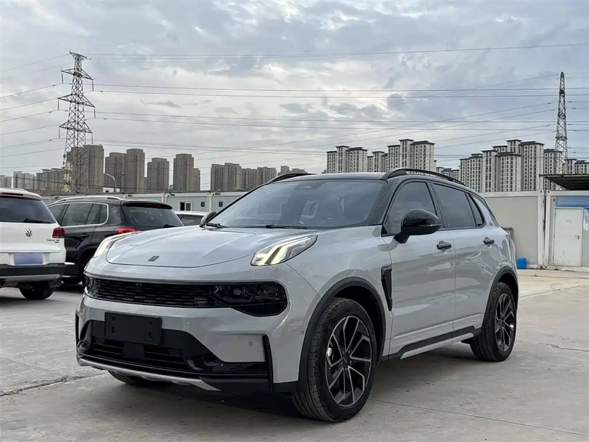 LYNK&CO 01  2023