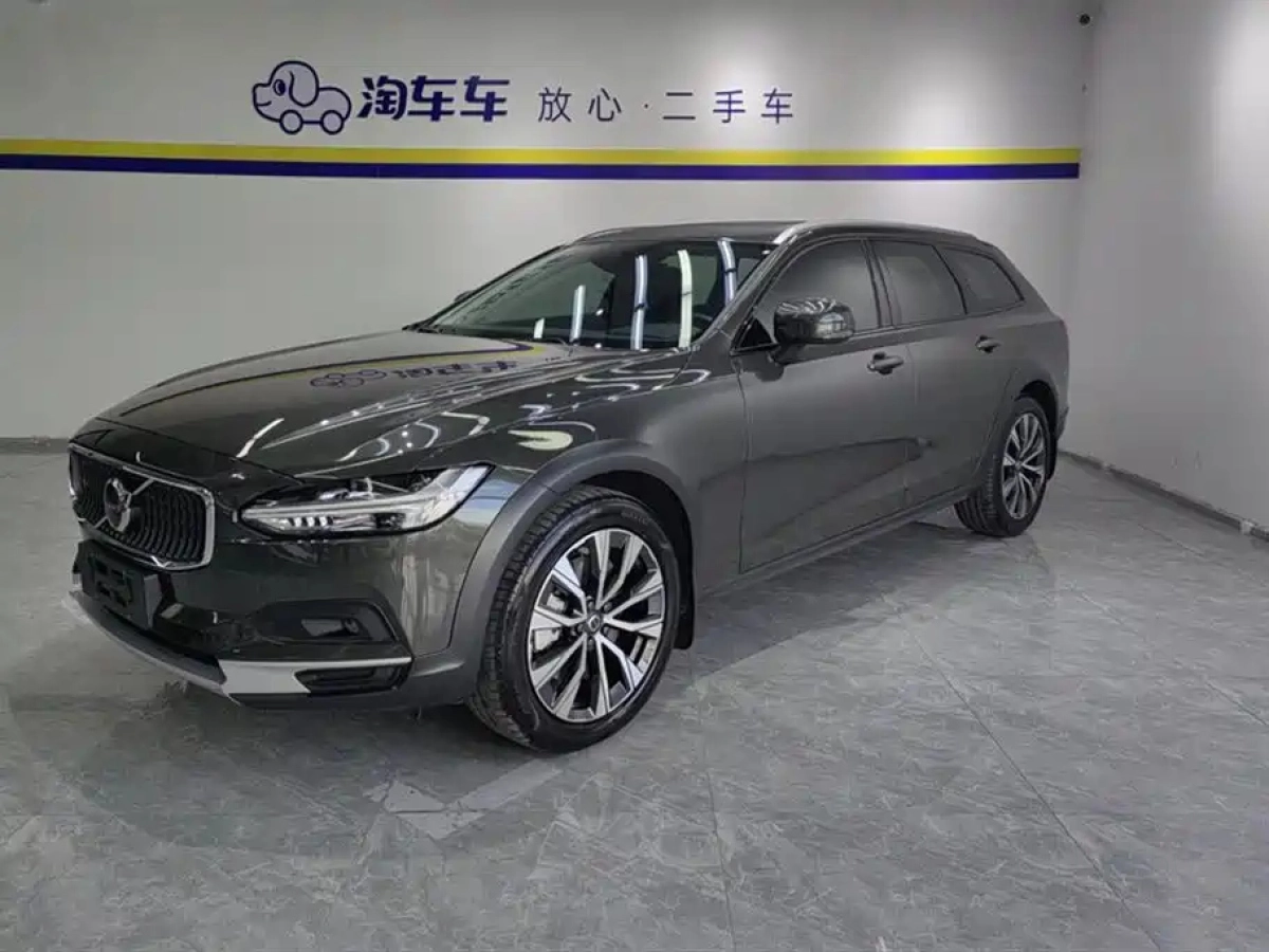 VOLVO V90  2021