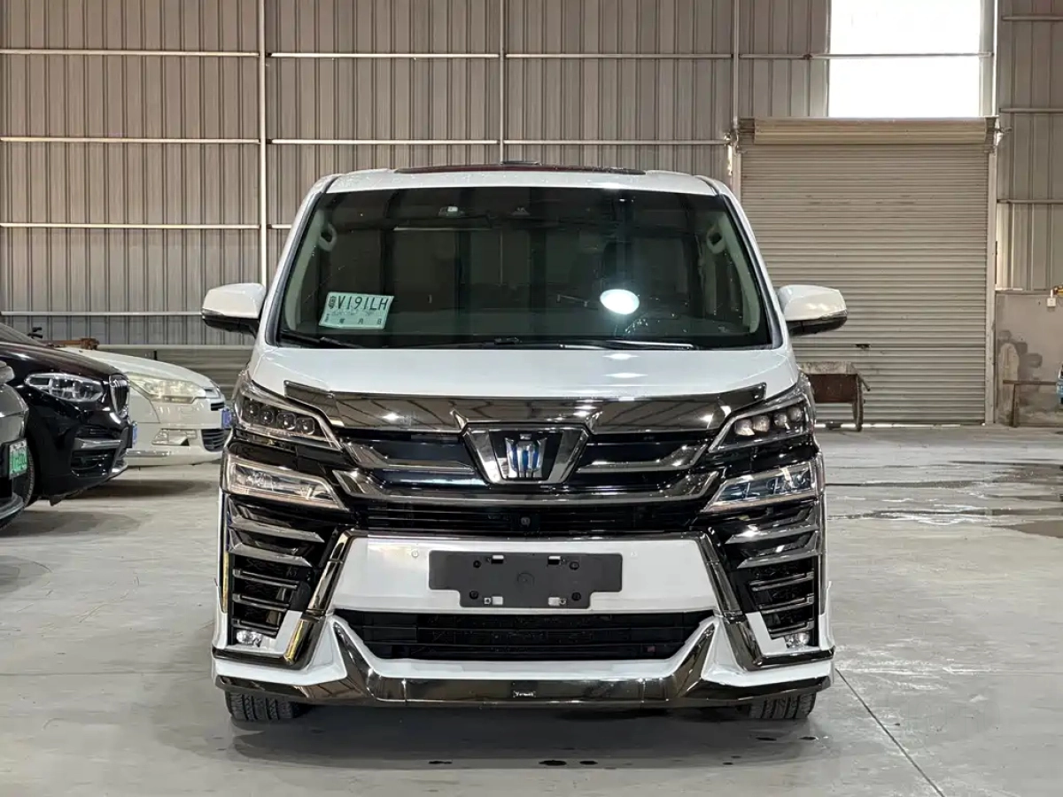 TOYOTA VELLFIRE
