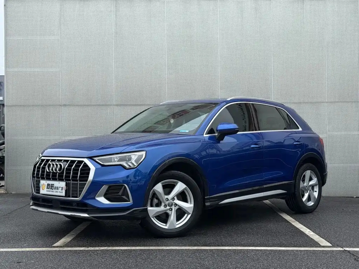 AUDI Q3  2020