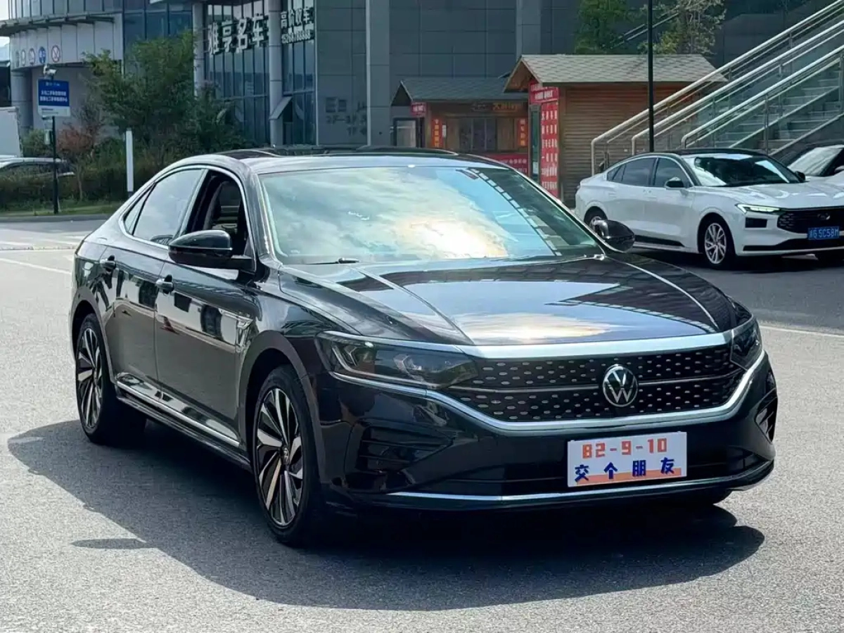VOLKSWAGEN PASSAT  2023