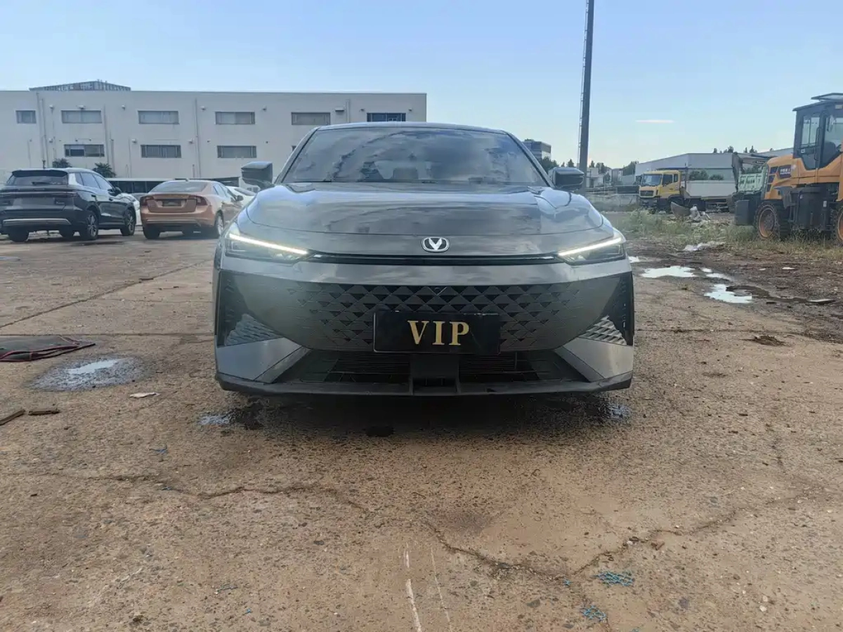 CHANGAN UNI-V  2024