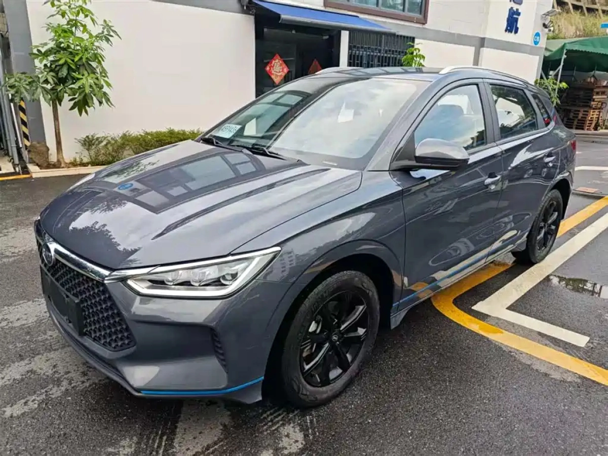 BYD E2