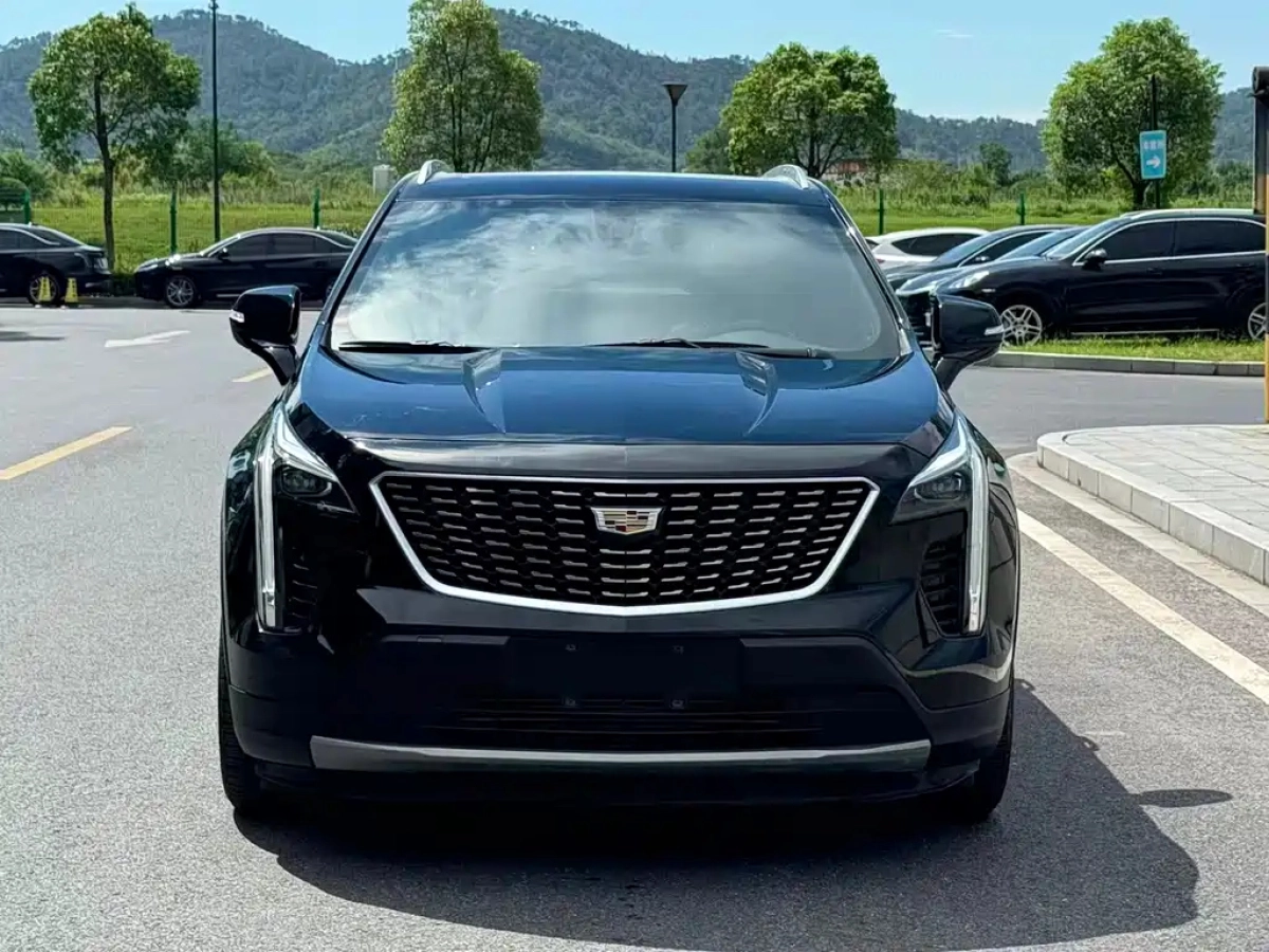 CADILLAC XT4