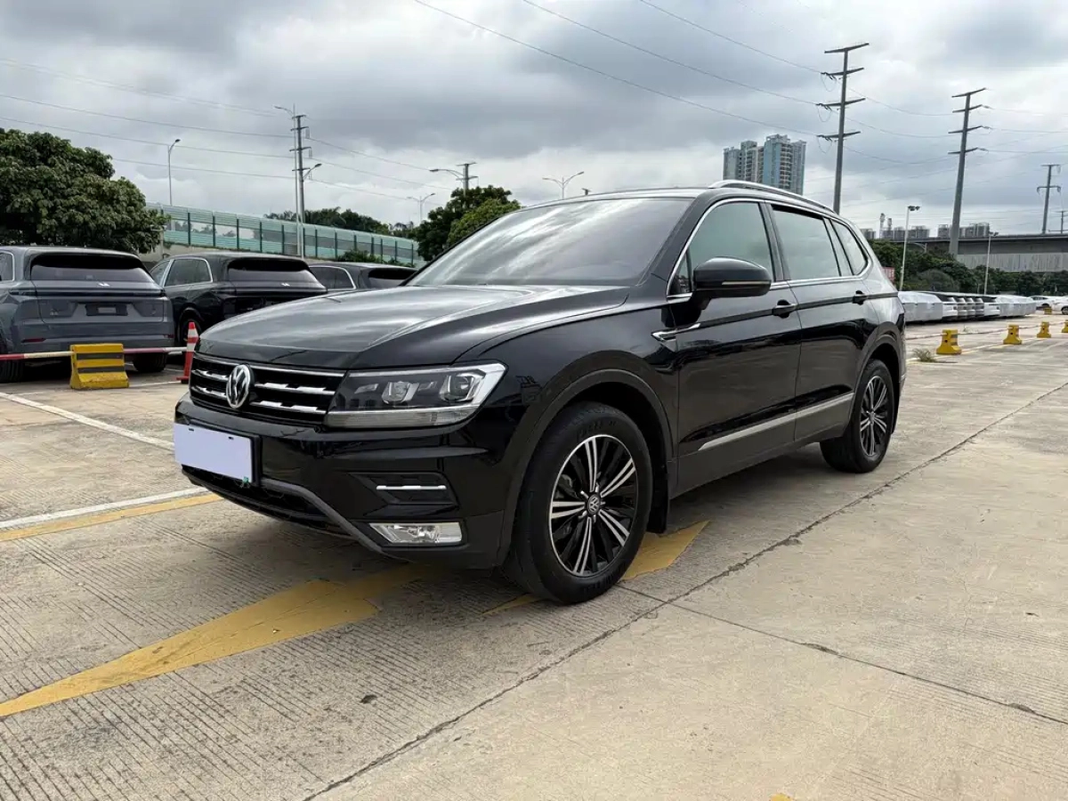 VOLKSWAGEN TIGUAN L  2020