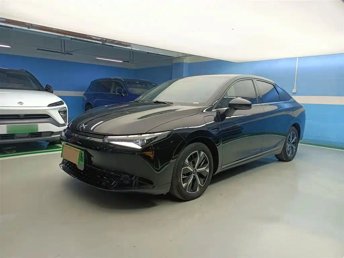 XPENG MOTORS P5  2024