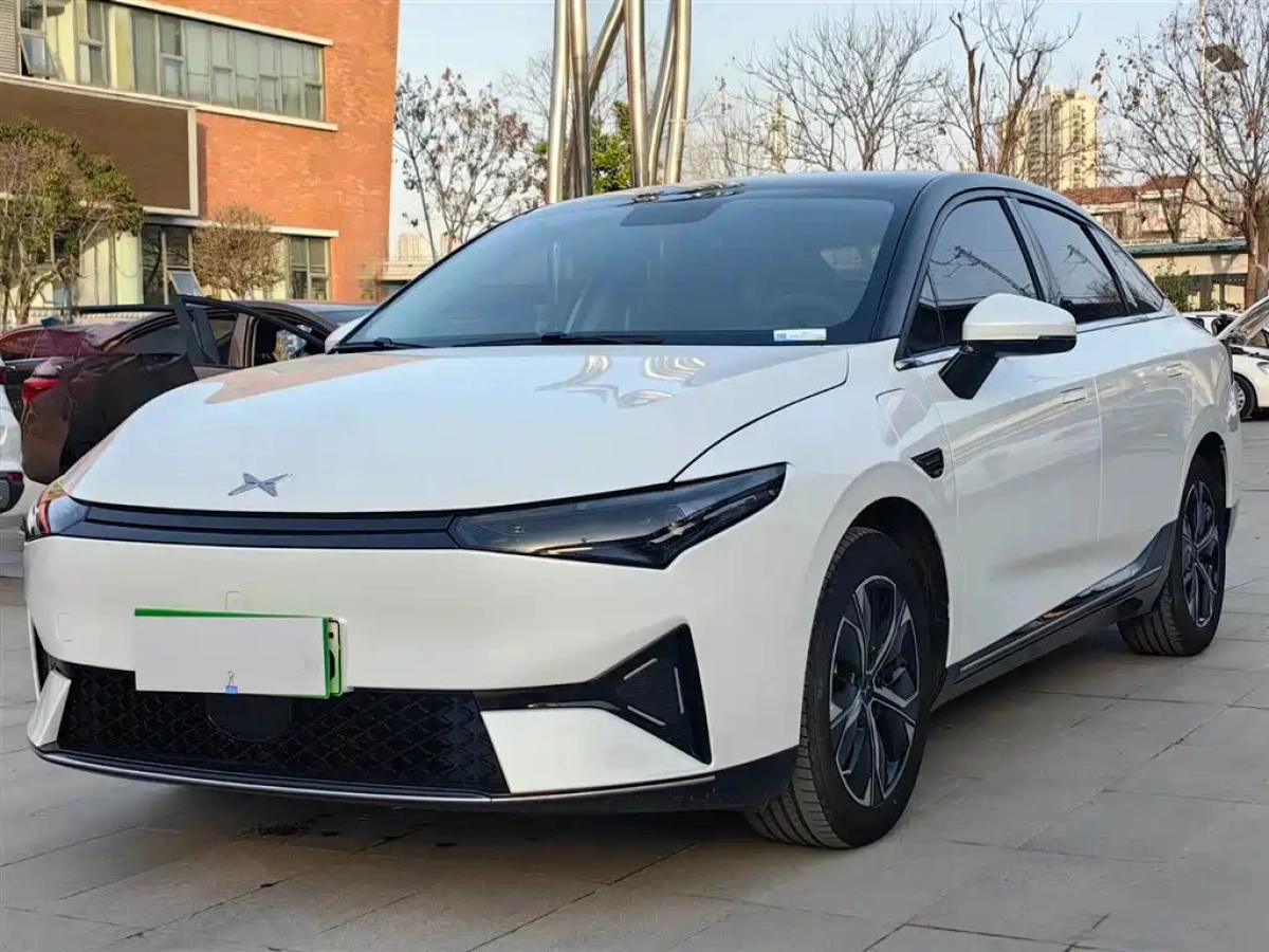 XPENG MOTORS P5  2021
