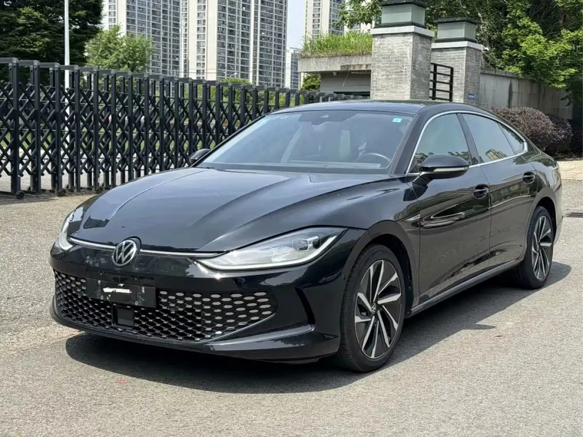 VOLKSWAGEN LAMANDO  2023