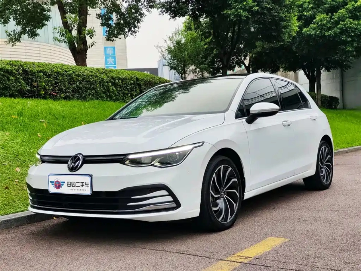 VOLKSWAGEN GOLF  2021
