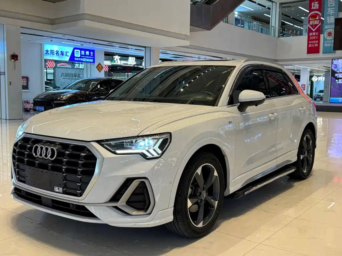 AUDI Q3  2022